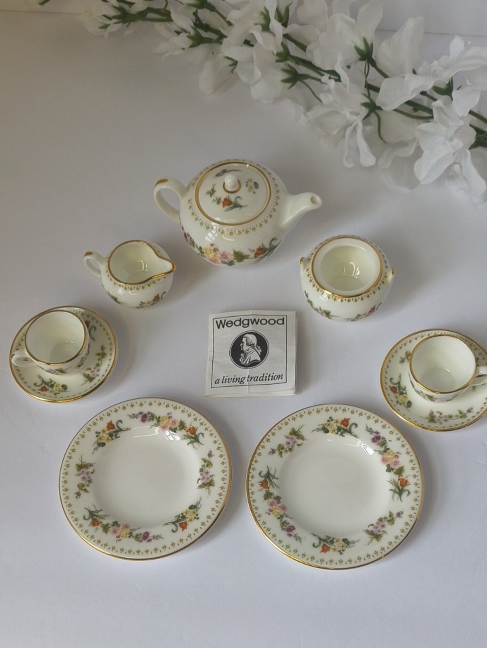 Vintage Wedgwood Mirabelle Bone China 10 Piece Miniature Tea Set with Booklet